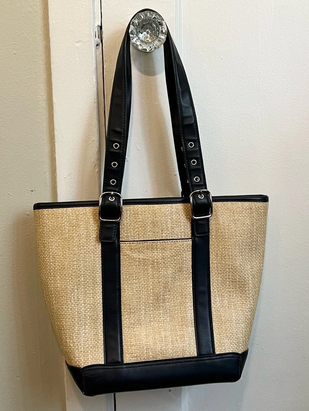 2000’s St. John's Bay Basketweave tote bag with navy straps vintage coastal